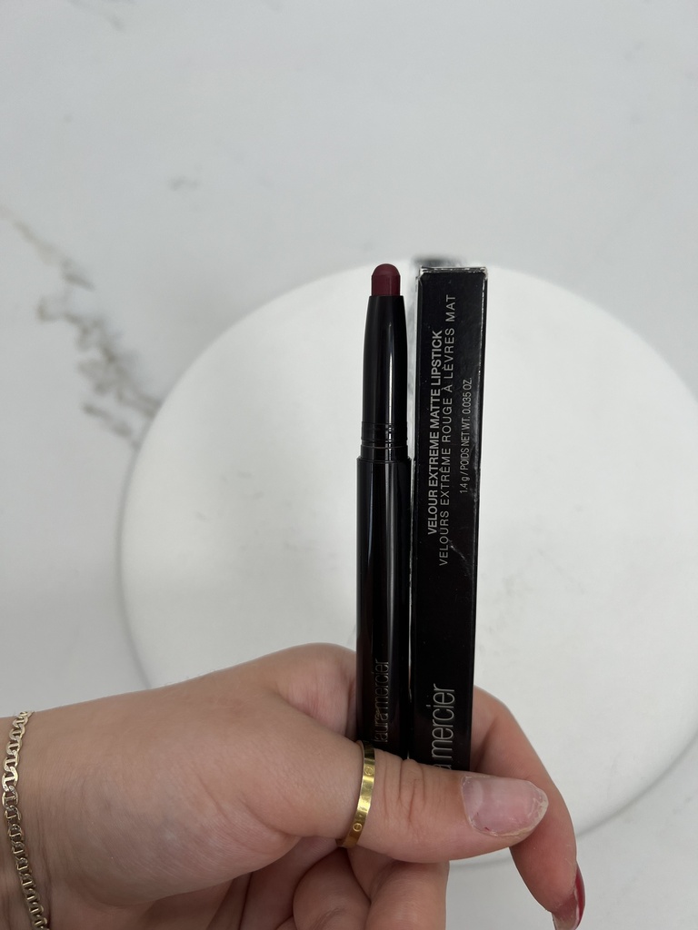 Laura Mercier Velour Extreme Matte Lipstick Hot — view 2