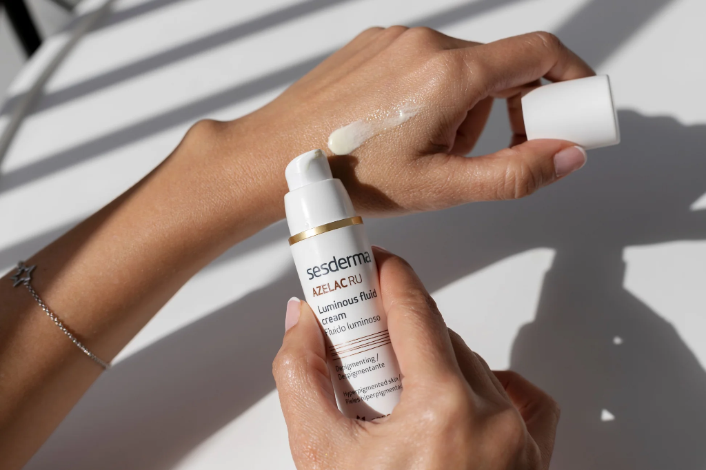 Sesderma Azelac Ru Luminous Fluid Cream Spf50 50ml — view 3