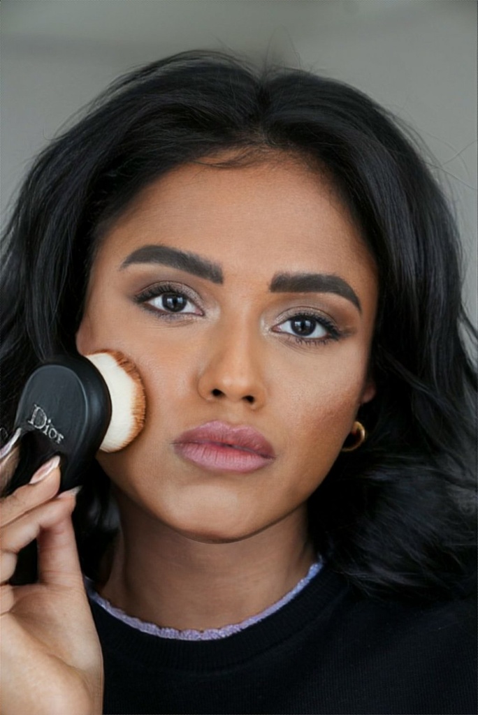 Dior Backstage Face Brush 18 — view 2