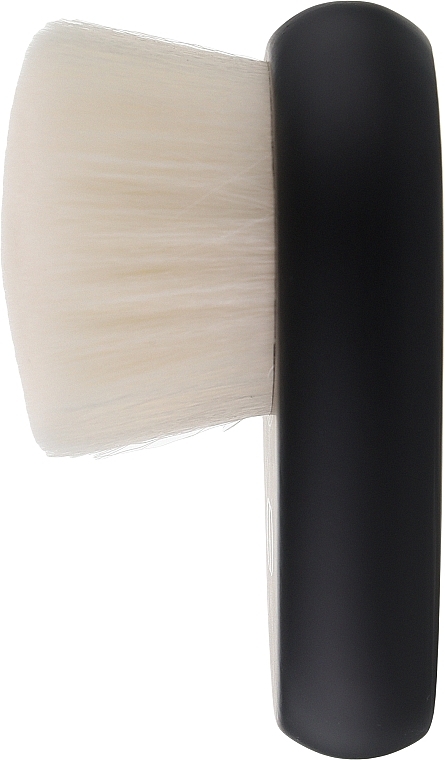Dior Backstage Face Brush 18 — view 3
