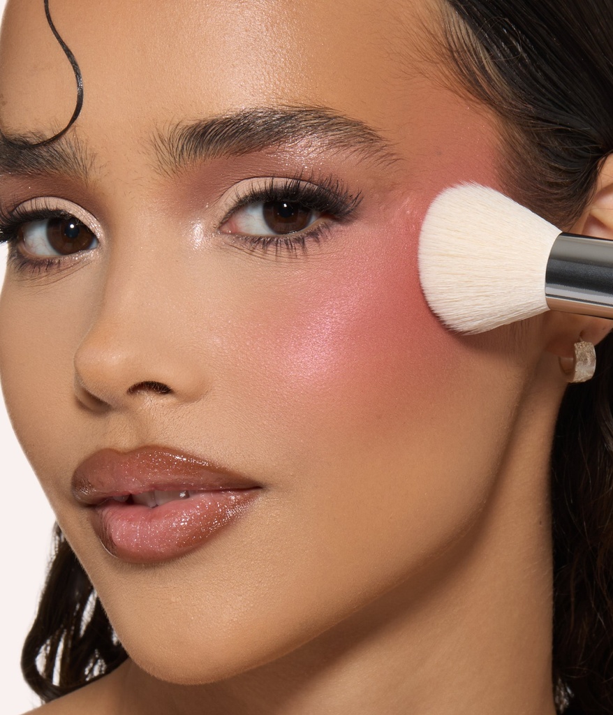 Huda Beauty Diffusing Cheek Brush — view 2