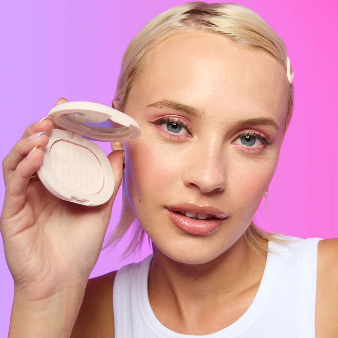 Revolution Powder Pops Translucent  — view 2