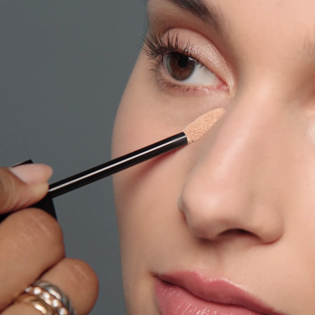 Chanel Ultrawear Flawless Finish Concealer B20 — view 2
