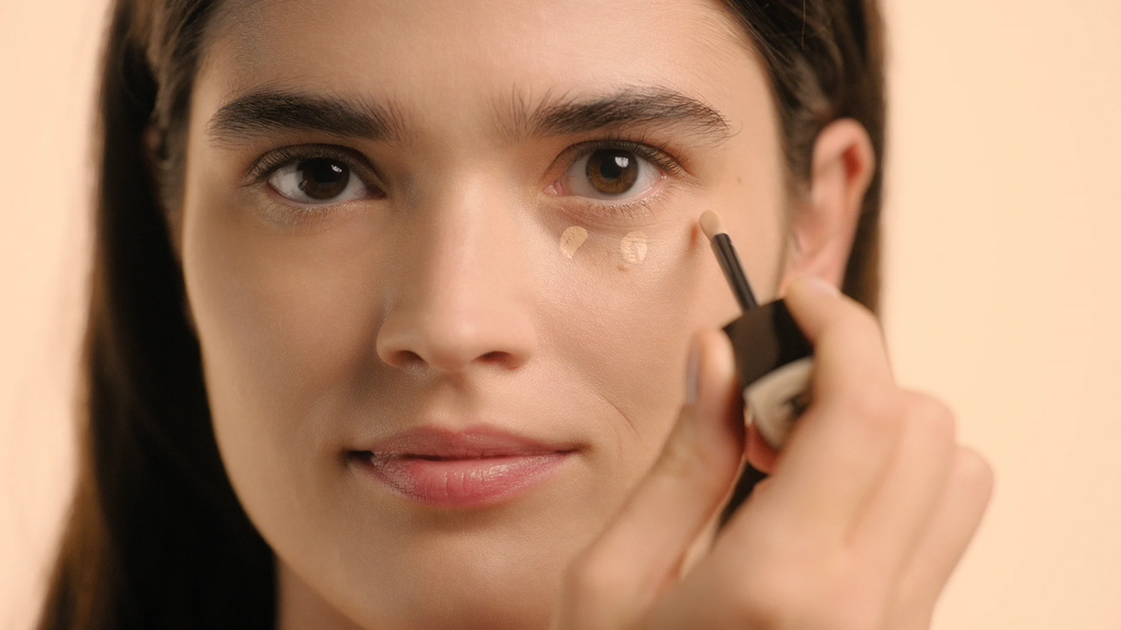Chanel Serum Concealer Natural Healthy Glow B10 — view 2