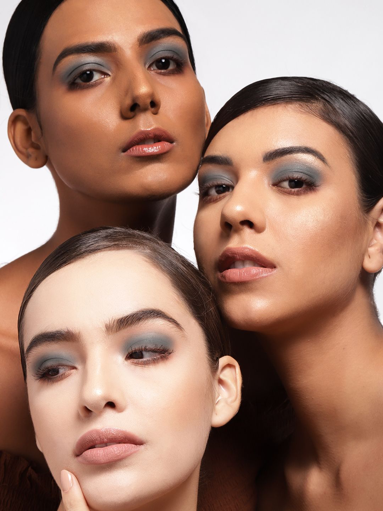 MAC Eye Shadow Carbon Matte  — view 2