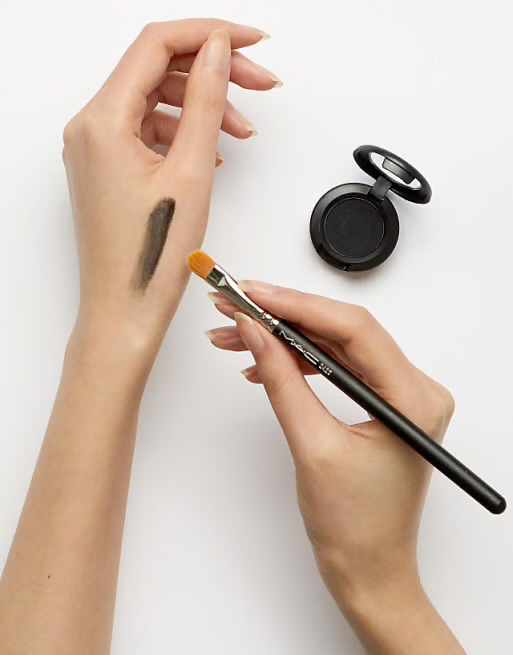 MAC Eye Shadow Carbon Matte  — view 3