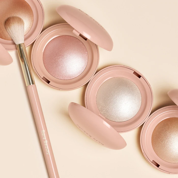 Rare Beauty Highlighter Brush — view 3