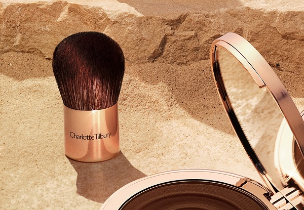 Charlotte Tilbury Beautiful Skin Bronzing Brush — view 2