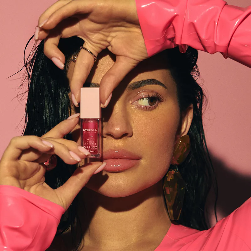Kylie Skin Lip Oil Strawberry Fraise — view 2