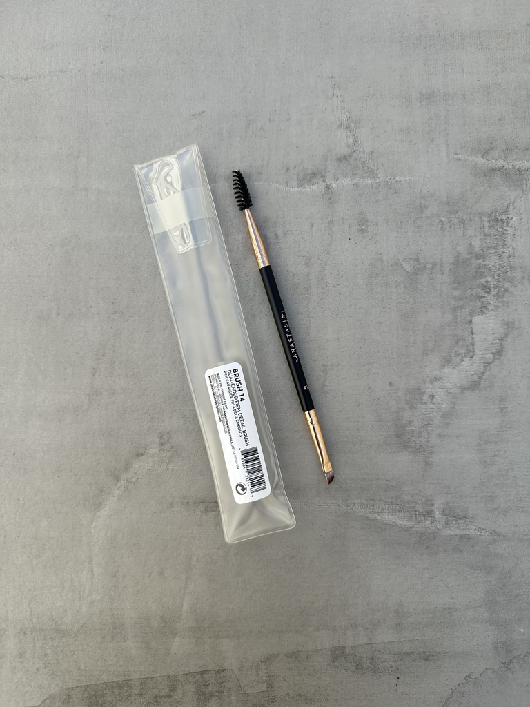 Anastasia Brush 14
