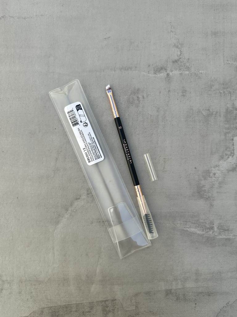 Anastasia Brush 12