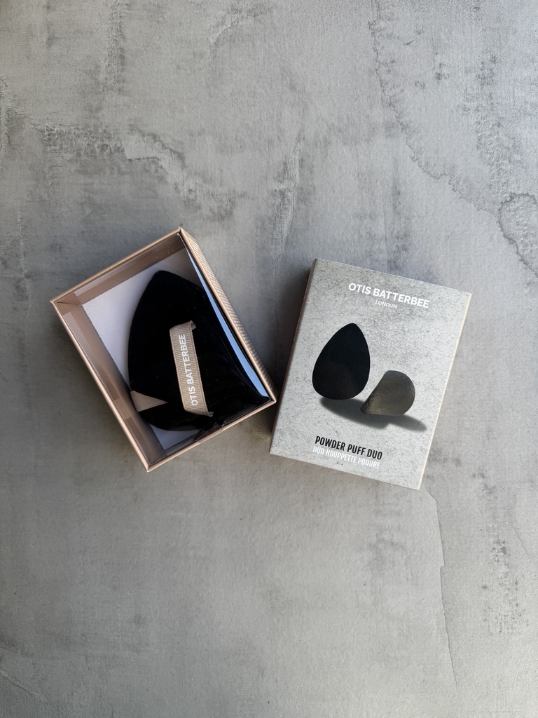 Otis Betterbee Powder Puff Duo Set