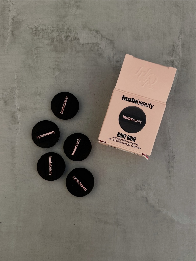 Huda Beauty Baby Bake Mini Easy Bake Sponge Set 